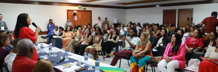 Com apoio da SEC, evento reúne educadores para discutir financiamento e planos de carreira