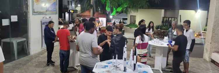 Ciência em movimento: estudantes levam museu itinerante de Astronomia às ruas 