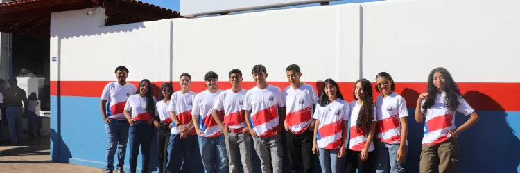 Governo do Estado entrega ampliação com modernização de colégio em Angical