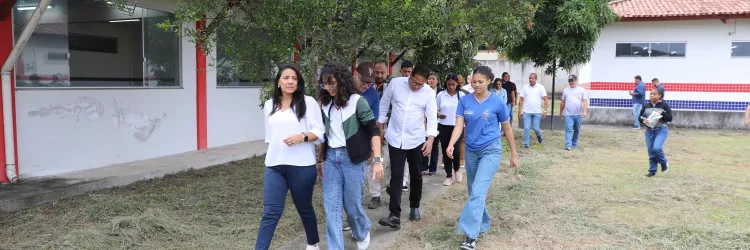 Escolas estaduais de Itabuna, Barro Preto e Santa Cruz da Vitória recebem visita técnica da SEC