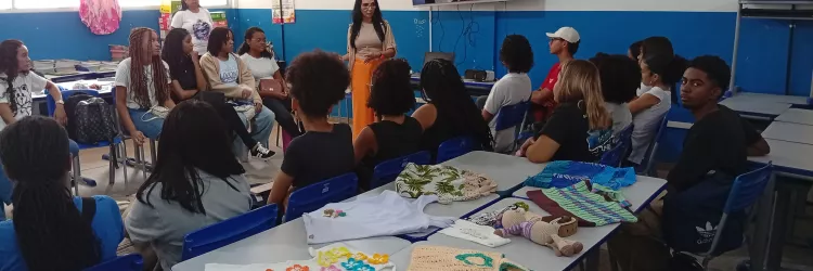 Estudantes estaduais de Vila de Abrantes participam de atividades pedagógicas voltadas à sustentabilidade e cultura