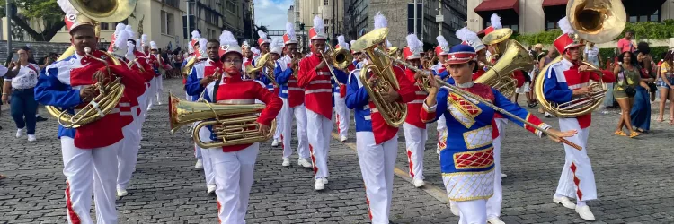 Fanfarras escolares da rede estadual participam do Festival de Fanfarras e Balizadores 2025, em Salvador