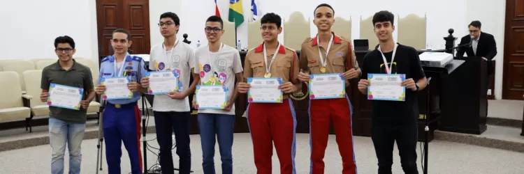 Rede estadual celebra conquistas na Olimpíada Brasileira de Matemática, em cerimônia na UFBA