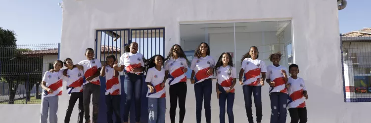 Governo entrega primeiro colégio de tempo integral  indígena com novo padrão da rede estadual