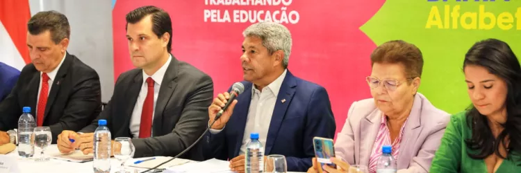 Programa Bahia Alfabetizada integra ação entre o Governo do Estado e municípios para fortalecer educação no ensino fundamental