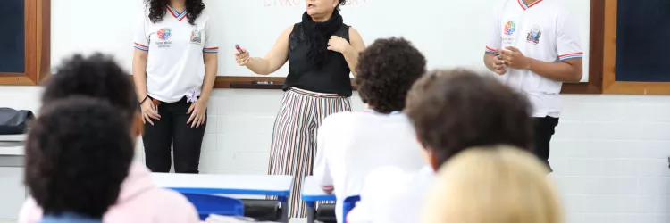 Secretaria da Educação oferece aulas gratuitas de português e matemática; confira locais