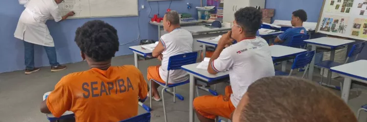 Simulados preparam internos da Colônia Penal de Simões Filho para prova do ENCCEJA