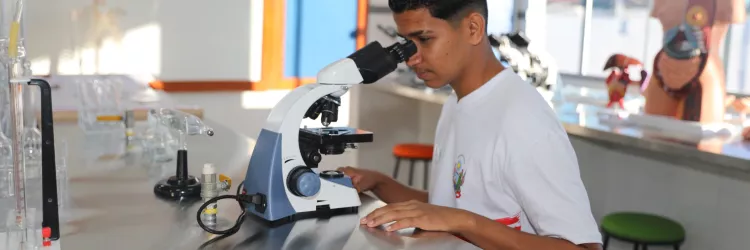 Estudantes da rede estadual apresentam projetos de ciências e tecnologia em feira na Colômbia