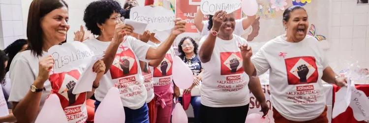 Mãos Solidárias Bahia amplia alfabetização e transforma vida de adultos e idosos com apoio da SEC