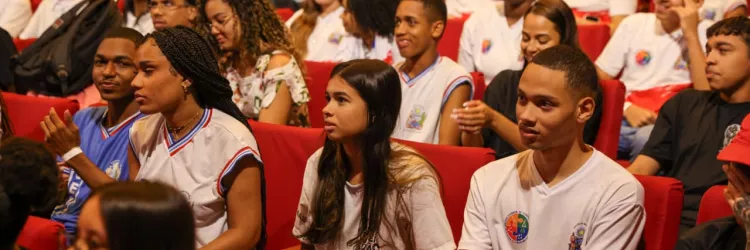 Estrela do YouTube, professor Noslen Borges participa do Aulão Prepara Enem, em Salvador