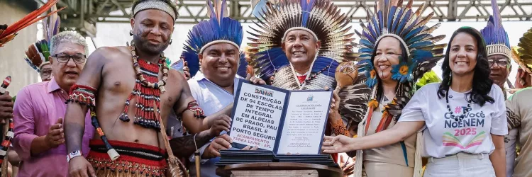 Governo da Bahia anuncia construção de novas escolas indígenas, no 7º Acampamento Terra Livre, em Salvador