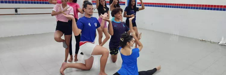 Cultura afro e solidariedade marcam presença estudantil no Carnaval antecipado de Juazeiro