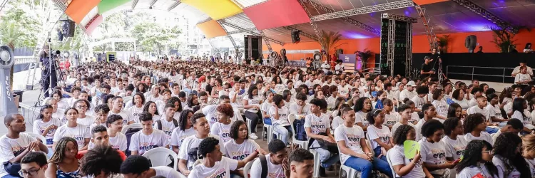 Rede Estadual da Bahia registra grande número de notas 900+ na redação do Enem 2025