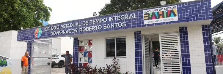 Obras de modernização do Colégio Estadual de Tempo Integral Governador Roberto Santos, em Salvador, são inauguradas