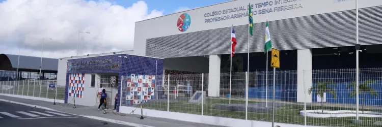 Nova escola estadual de tempo integral em Ipirá beneficia mais de mil estudantes