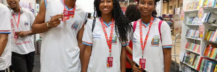 Bienal: SEC investe R$ 1,5 milhão em vales-livros para estudantes e professores da rede estadual