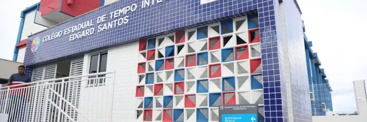 Modernização do Colégio Edgard Santos é entregue pelo Governo do Estado, em Salvador, nesta quarta (1º)