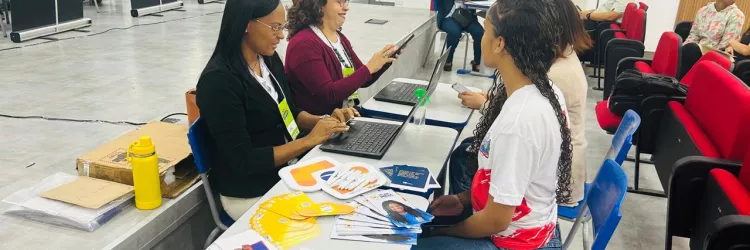 Rolê Cidadão leva serviços essenciais e cidadania para estudantes em Vitória da Conquista e Jequié