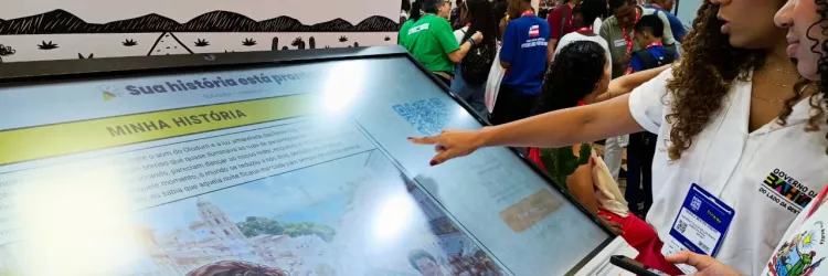 Totem com inteligência artificial é destaque do estande do Governo, na Bienal do Livro da Bahia