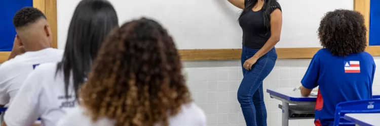 SEC publica lista final de profissionais da Educação que alcançaram mudança do padrão na carreira