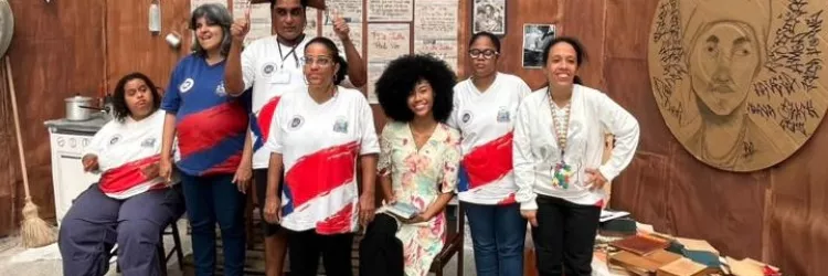 Feira literária incentiva leitura e protagonismo estudantil em Lauro de Freitas
