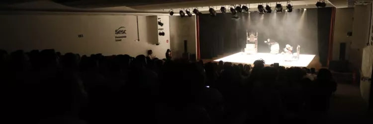SEC leva estudantes do Ceep Isaías Alves ao teatro, dentro do projeto Circula Cena, da Funceb