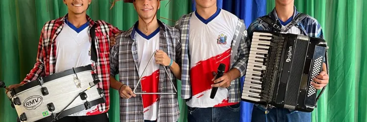 Forró de Farda leva a tradição junina dos corredores da escola para palcos do interior baiano