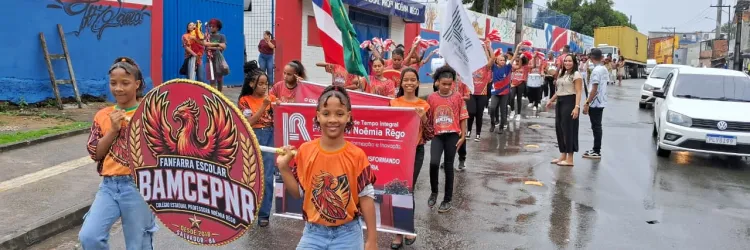 ​Fanfarra escolar da rede estadual se apresenta durante passagem do Fogo Simbólico do 2 de Julho