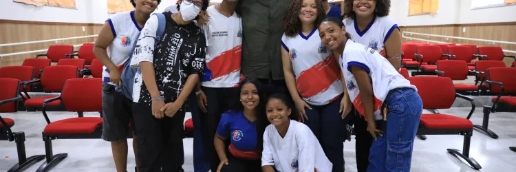 Bahia é o Estado com maior proporção de professores e coordenadores pedagógicos concursados e avança na valorização da carreira do magistério público estadual