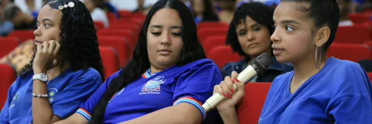 Estudantes do Colégio Estadual Edgard Santos debatem protagonismo jovem e jornalismo comunitário, em Salvador