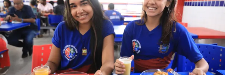 Lasanha no almoço e foco no aprendizado marcam Dia Nacional da Alimentação Escolar nos colégios da rede estadual