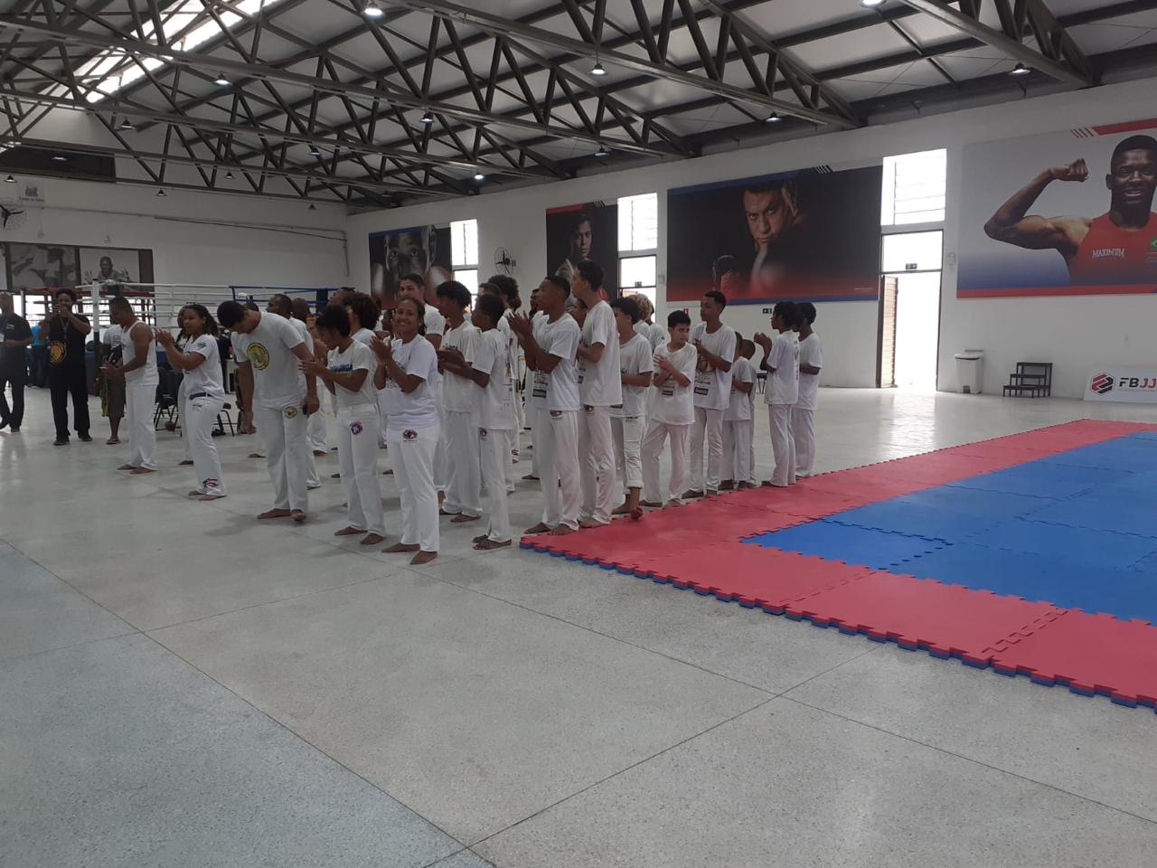atletas baianos de capoeira