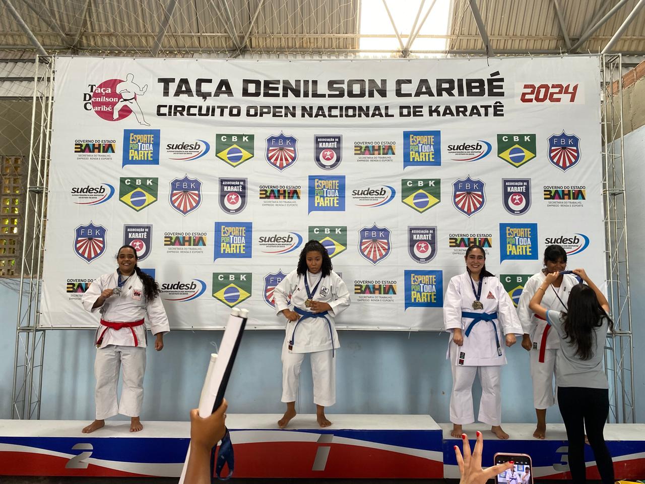 Vanessa Alcântara medalha de prata kata - Taça Denilson Caribé 