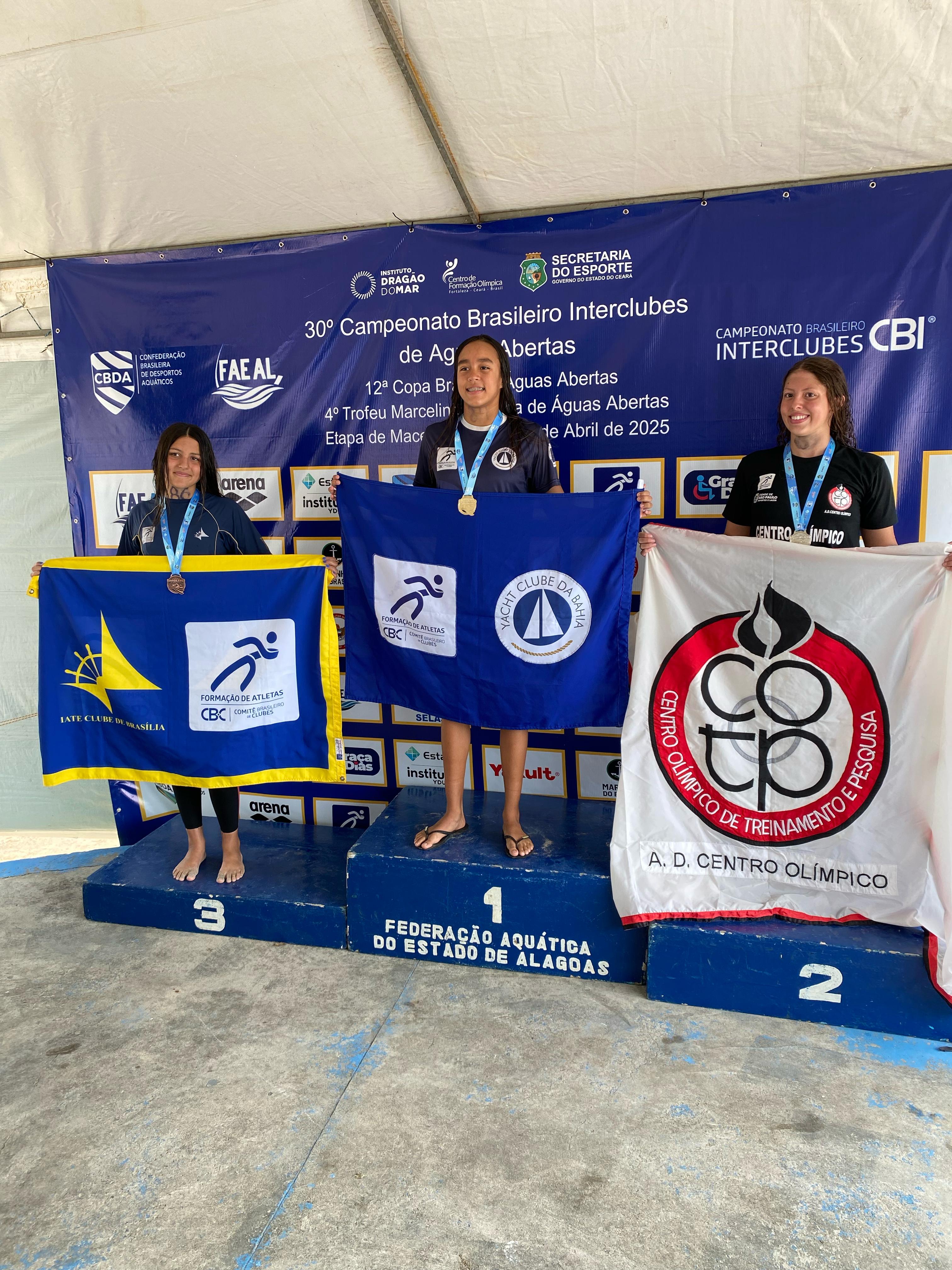 Luísa Sugimoto no pódio-