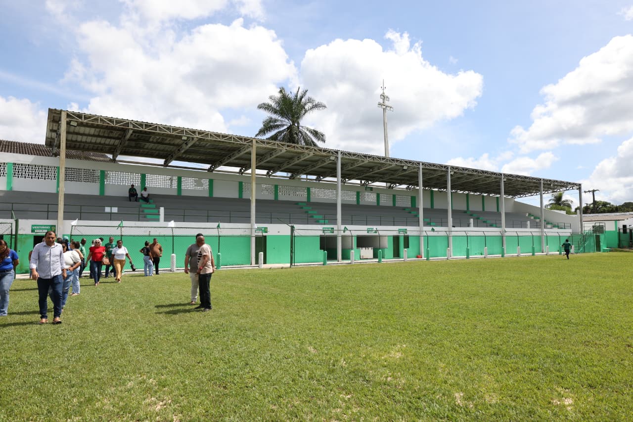 Entrega reforma do Estádio de Itajuípe - André Fofano Ascom SEC