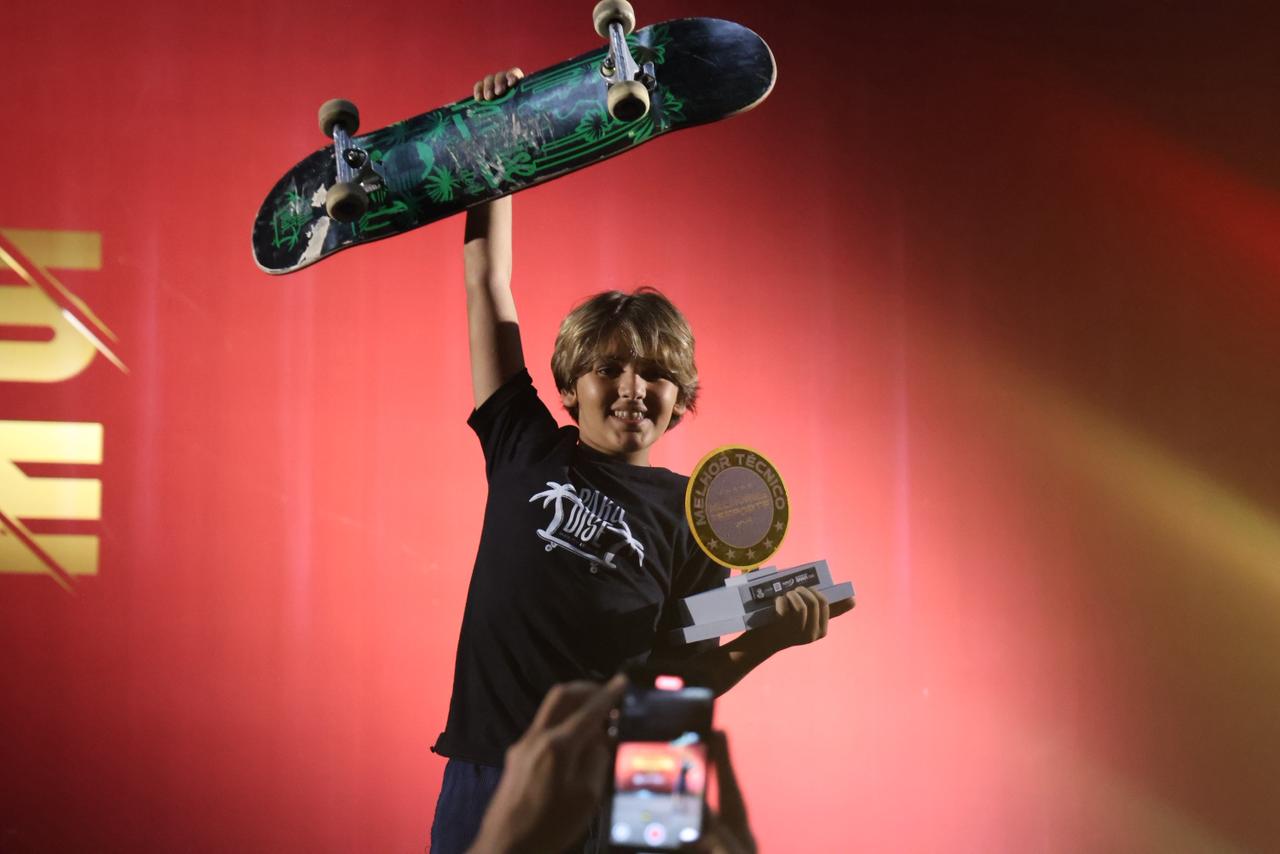 ATLETA DO SKATEBOARDING