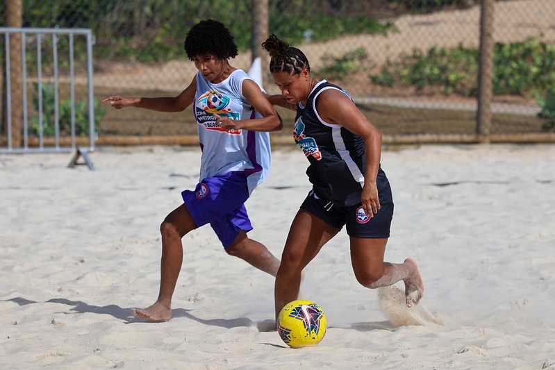 O Parque Esportivo Boca do Rio (orla), em Salvador, recebe o 3º Praticando Beach Soccer Feminino.