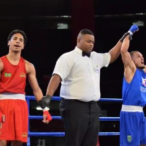 Ronaldo Bezerra da Silva comemorando sua medalha de ouro no Campeonato Brasileiro de Boxe 2024. Créditos: Arquivo Pessoal.