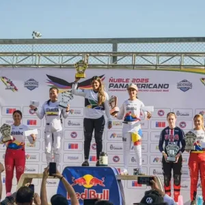 PAOLA REIS NO PÓDIO 