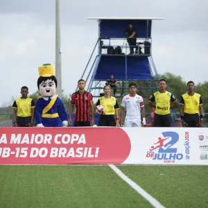 Final foi disputada entre Vitória e Santos.