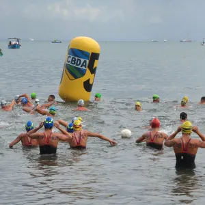 Sob sol e chuva, nadadores de todo Brasil protagonizaram competições acirradas nas águas da Baía de Todos os Santos nesta sexta-feira, 09, no Comando do 2º Distrito Naval.