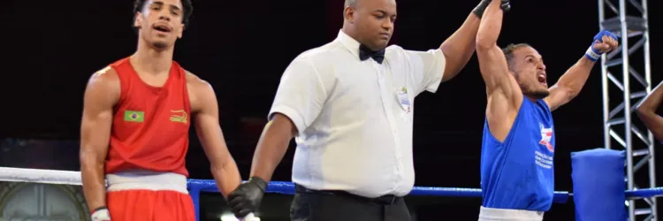 Ronaldo Bezerra da Silva comemorando sua medalha de ouro no Campeonato Brasileiro de Boxe 2024. Créditos: Arquivo Pessoal.