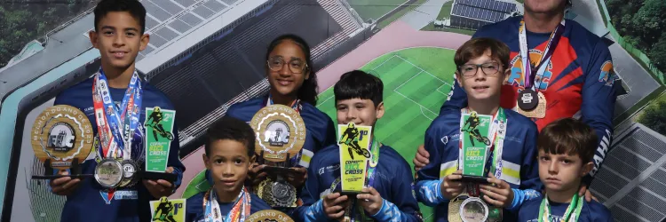 Ciclistas do Projeto Pedal visitam a Sudesb para agradecer apoio com o BMX de base baiano. Créditos: Maurício Viana/Ascom Sudesb.