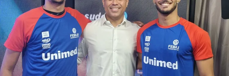 Apresentador Madson Souza, presidente da ederação Baiana de Judô (Febaju), Marcelo Ornelas e o judoca Fábio Nogueira na gravação do Sudesbcast