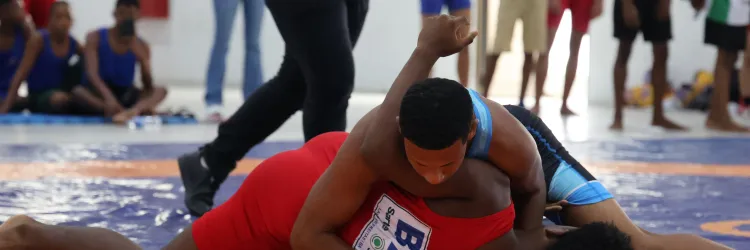 Wrestling no Centro de Boxe - Jogos Escolares da Bahia. Créditos: Jéssica Tavares/Ascom Sudesb.