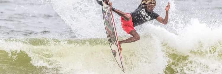 Junior Santos, atleta de Itacaré. Foto Fabriciano Junior fabricianojuniorsurf