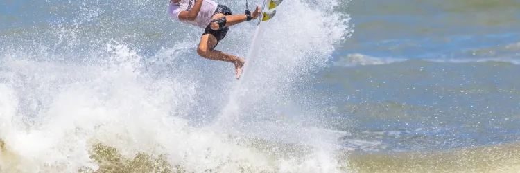 Miguel Cerqueira, surfista baiano.