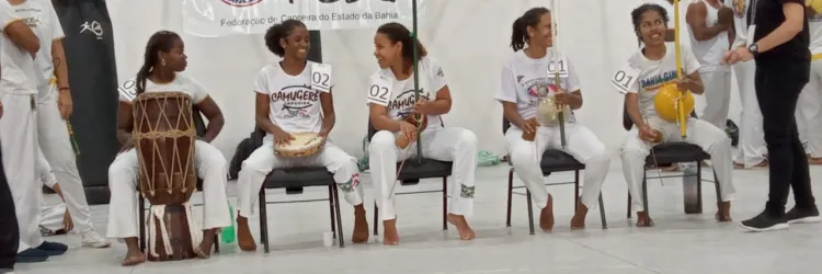 Atletas baianos de capoeira 