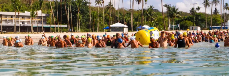 Competição de águas abertas na Praia de Inema - Divulgação FBDA
