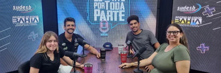 O multicampeão de jet ski Bruno Jacob e a promessa da modalidade Isabelli Knak junto com os apresnetadores do podcast, Madson Souza e Jéssica Tavares
